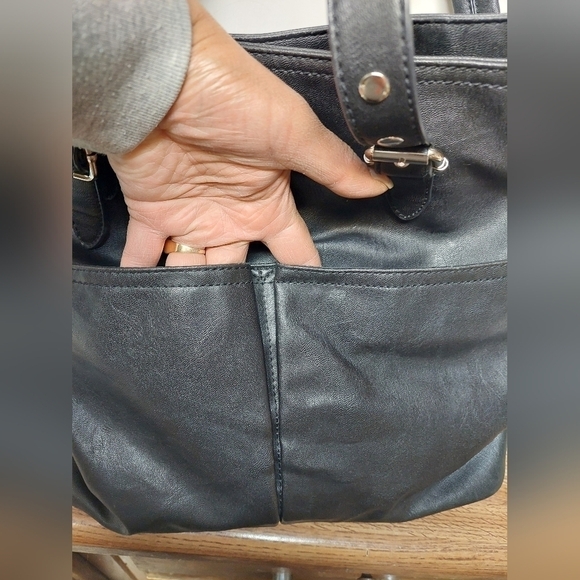 Relic Black Synthetic Double Front Pockets Tote Shoulder Bag - Picture 2 of 16